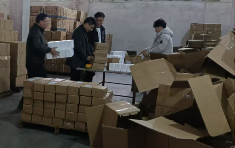 訂單海嘯來襲，倉庫人星夜兼程趕訂單